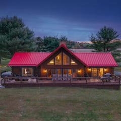 Cabin with Majestic Views, Hot Tub, Pickleball