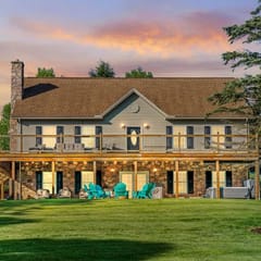 Game Room, Hot Tub, Campfire, Yard with Swing Set
