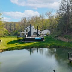 Pine Hollow Lodge: Hot Tub, Games, Pool , Espressos
