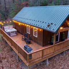 Romantic Getaway | Hot Tub | Fire Pit | Ping Pong