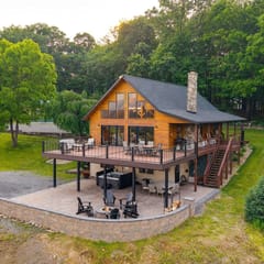 Stunning Views, Hot Tub, Secluded, Luxury Cabin