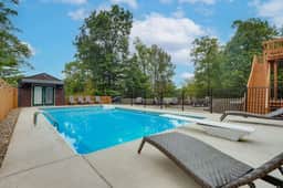 Cabin with Hot Tub, Pool, Pickleball, Hiking Trail - Image 4