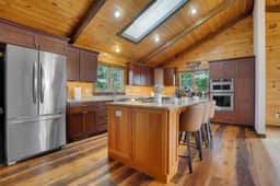 Cabin with Majestic Views, Hot Tub, Pickleball - Image 5