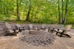 Log Cabin, Hot tub, Fire Pit, Ping Pong, Cozy - Image 3