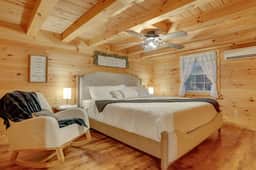 Romantic Getaway | Hot Tub, Fire Pit, Ping Pong - Image 5