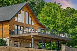 Stunning Views, Hot Tub, Secluded, Luxury Cabin - Image 2