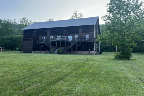 Bitter Goose Lodge - Image 1