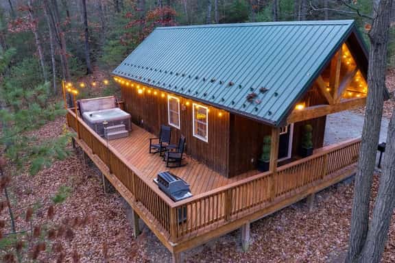 Romantic Getaway | Hot Tub | Fire Pit | Ping Pong - Image 1