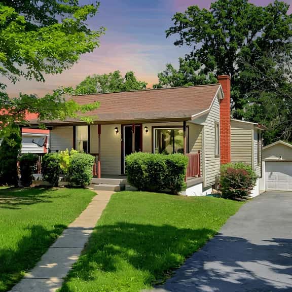 Cozy House, Pets Welcome, Minutes from Harrisburg - Image 1