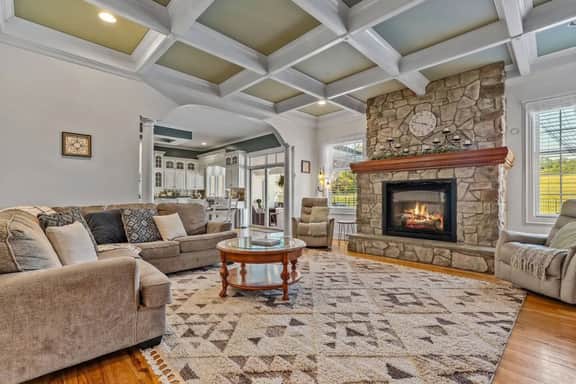 8K Sq ft | 5 Private Suites | Hot Tub | Game Room - Image 5