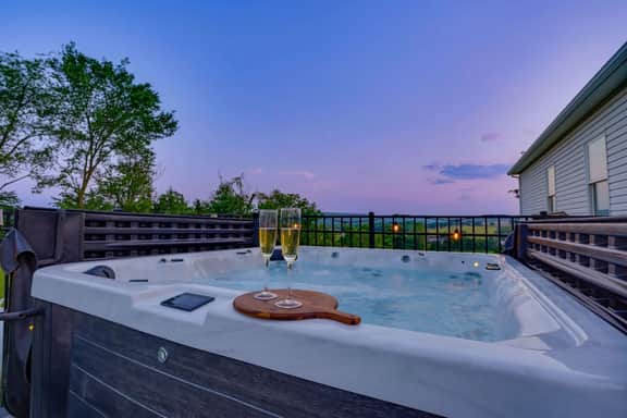 8K Sq ft | 5 Private Suites | Hot Tub | Game Room - Image 2