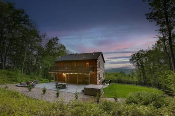 Cliffside Cabin | Stunning Views |Game Room | Hot Tub - Image 3