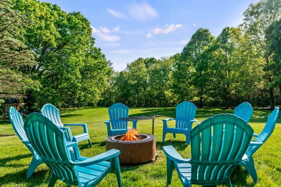 Game Room, Hot Tub, Campfire, Yard with Swing Set - Image 3