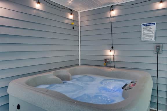 Mahantango Cottage Retreat - Couples Retreat | Hot Tub | Jacuzzi - Image 3