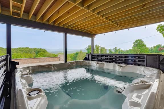Stunning Views, Hot Tub, Secluded, Luxury Cabin - Image 3
