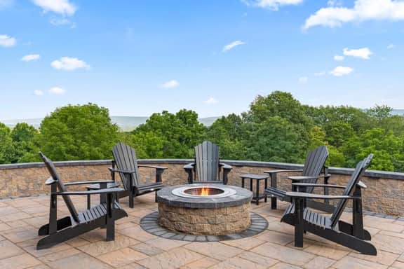 Stunning Views, Hot Tub, Secluded, Luxury Cabin - Image 4
