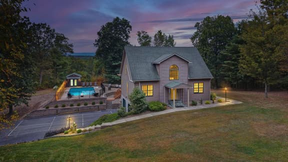 Cabin with Hot Tub, Pool, Pickleball, Hiking Trail - Image 1