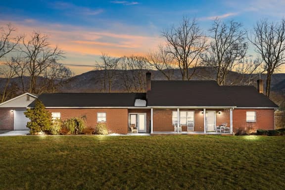 Riverfront, Hot Tub, Game Room, Camp Fire - Image 1